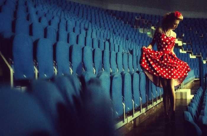 Χορεύουν των κοριτσιών τα μεσοφόρια- ΓΙΑΡΟΣΛΑΒ ΣΕΦΕΡΤ