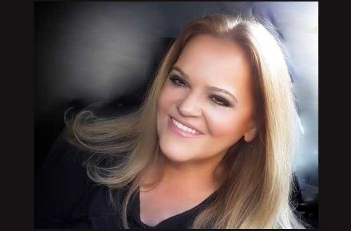 Δέκα ποιήματα της Βίκυς Δρακουλαράκου