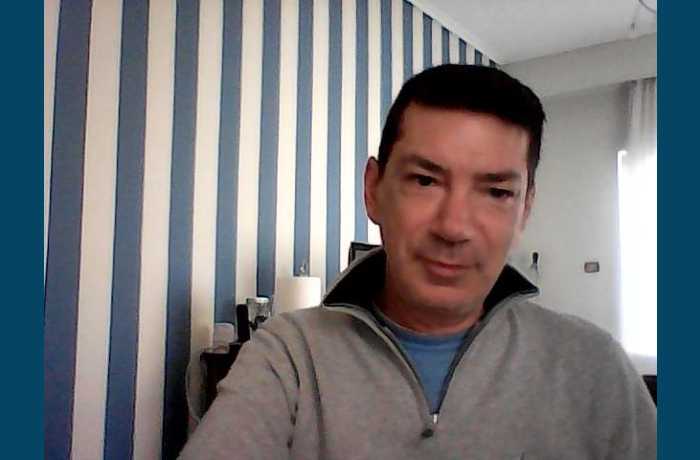 Δώδεκα ποιήματα του Μιχάλη Δήμα