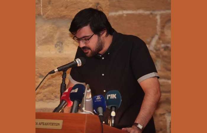 Δέκα ποιήματα του Ανδρέα Αντωνίου