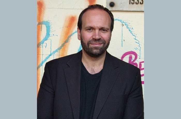 Δέκα ποιήματα του Πέτρου Γκολίτση