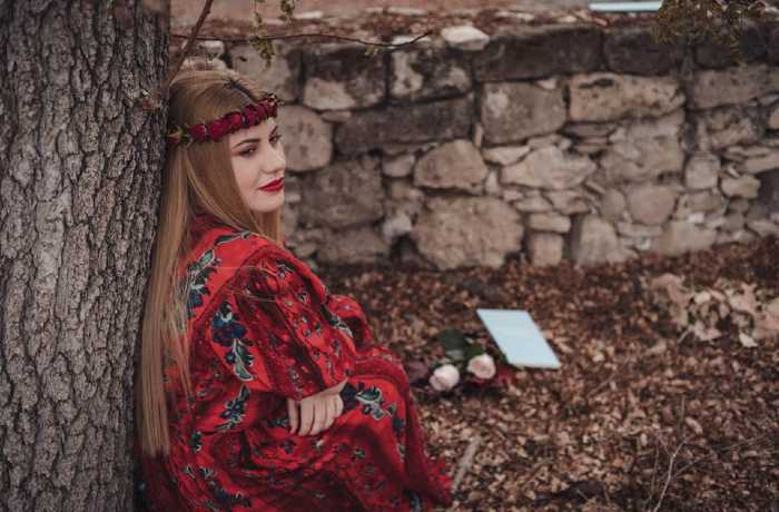 Δέκα ποιήματα της Αντωνίνης Σμυρίλλη