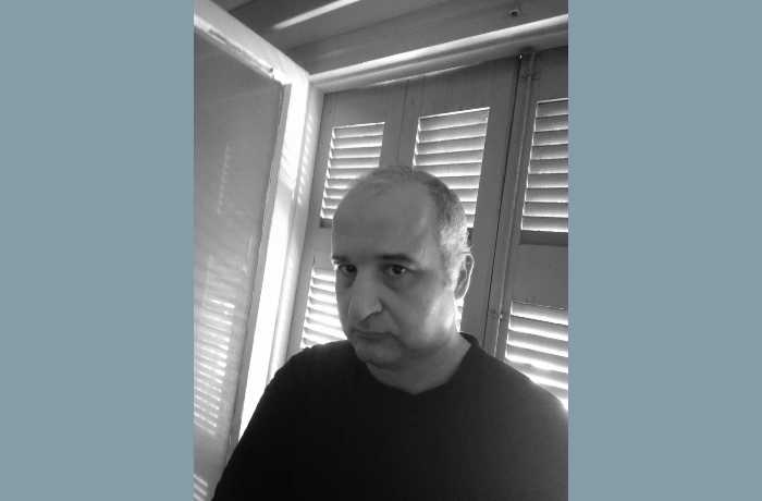 Δέκα ποιήματα του Νίκου Σουβατζή