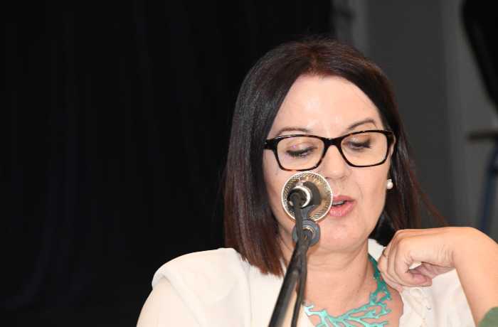 Δέκα ποιήματα της Πόπης Αρωνιάδα