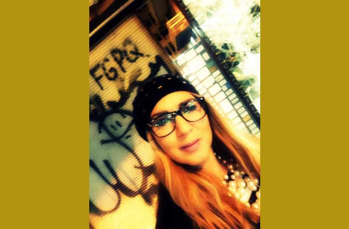 Δέκα ποιήματα της Στέλλας Δούμου