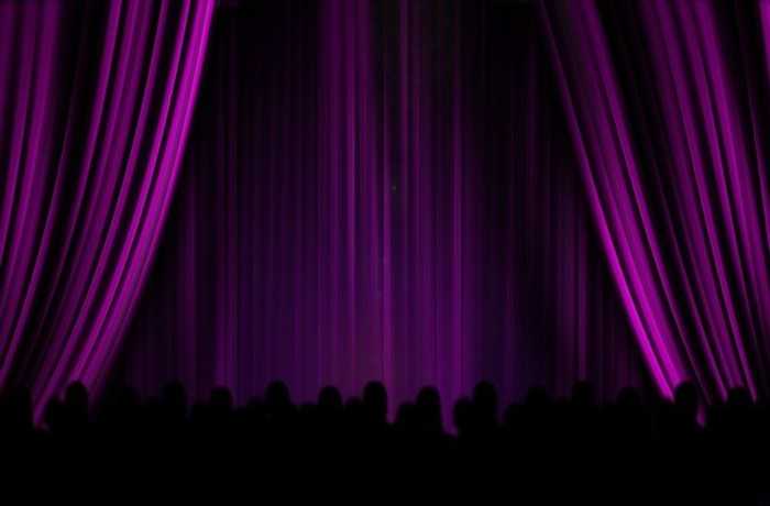 Το θέατρο στην ποίηση (ποιήματα)