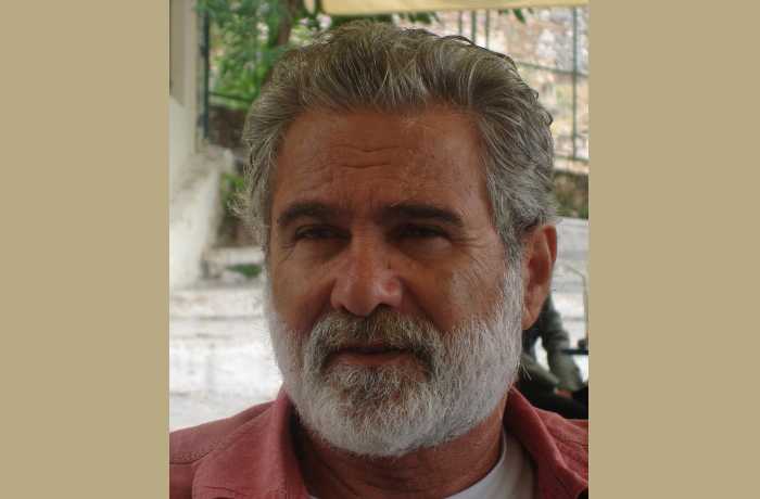 Δεκατρία ποιήματα του Μάριου Αγαθοκλέους