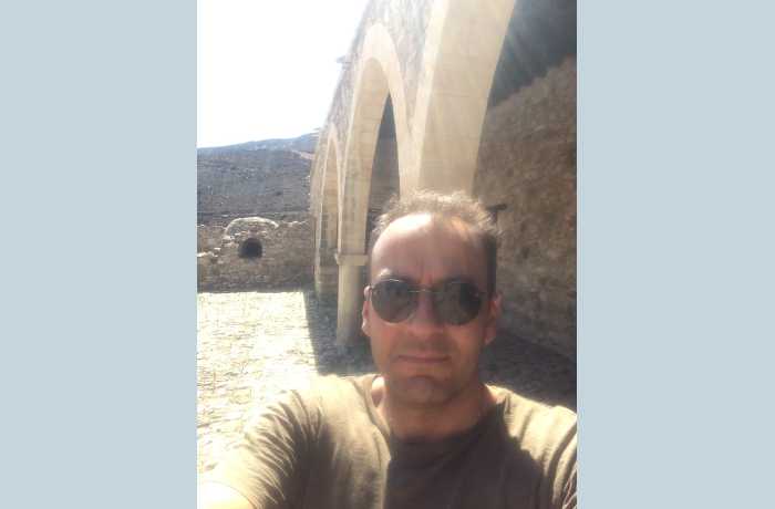 Δέκα ποιήματα του Στέργιου Τσακίρη