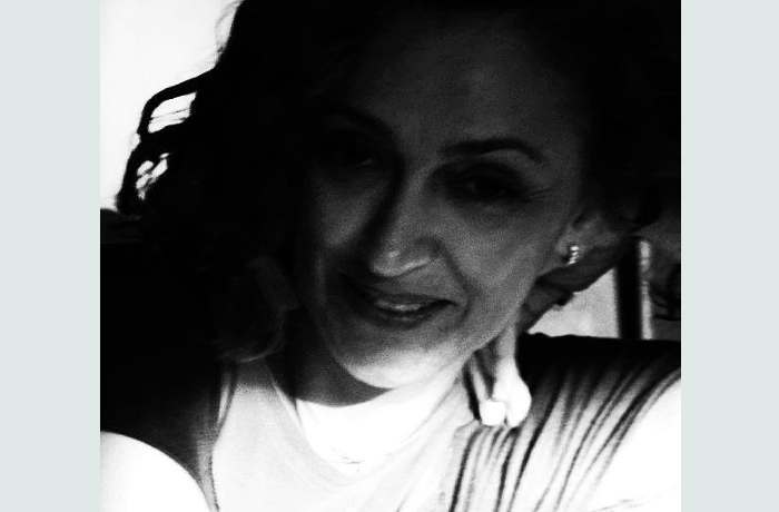 Έντεκα ποιήματα της Τζούτζης Μαντζουράνη