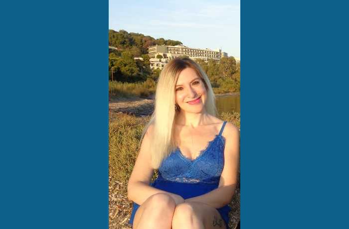 Δέκα ποιήματα της Βιργινίας Μαρουλά