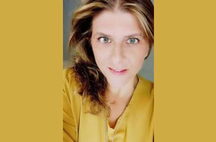 Δέκα ποιήματα της Αντιγόνης Κολοβέντζου