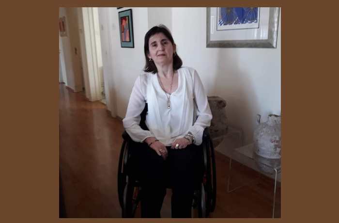 Έντεκα ποιήματα της Νέβης Αστραίου