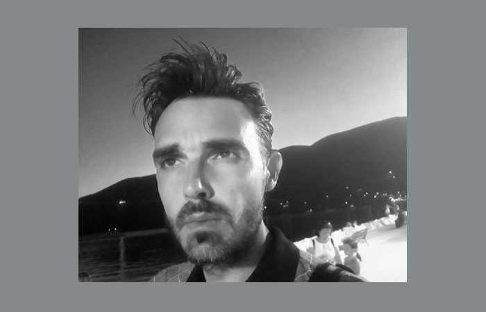 Δέκα ποιήματα του Αθανάσιου Τζίκα