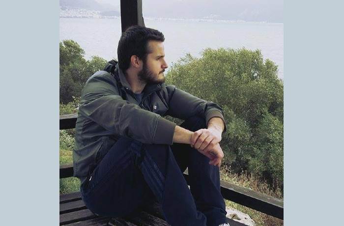 Τέσσερα ποιήματα του Βαγγέλη Μπριάνα