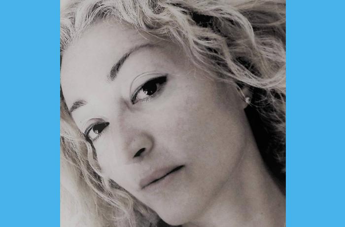 Δέκα ποιήματα της Ζέτας Μπελαούρη