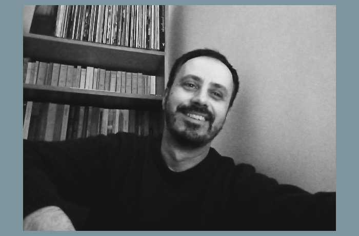 Δέκα ποιήματα του Κώστα Τσιαχρή