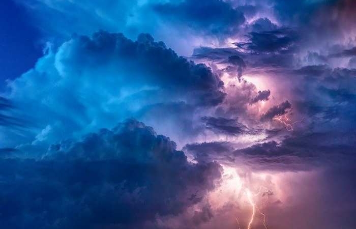 Το σύννεφο στην ποίηση (Ποιήματα)