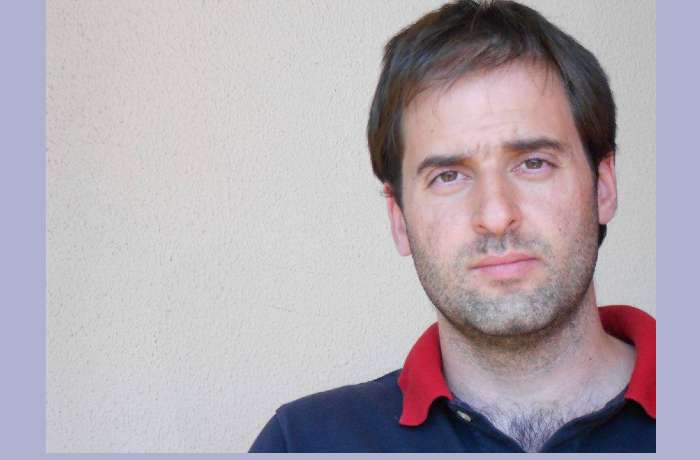 Δέκα ποιήματα του Στράτου Κοσσιώρη