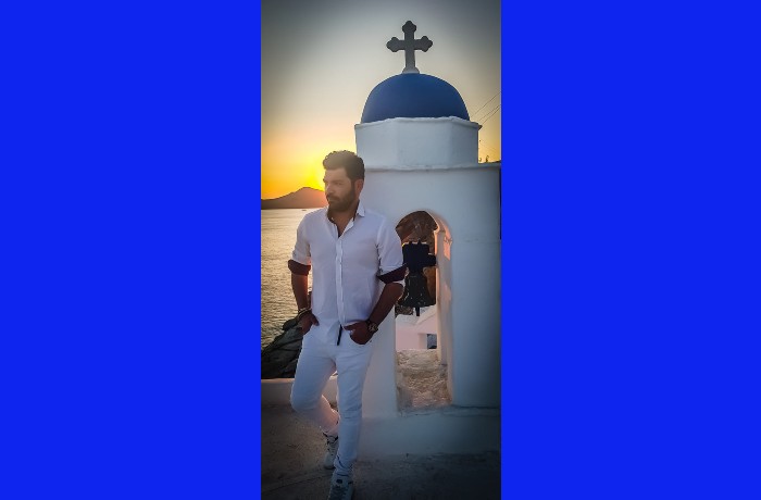 "Ο εσωτερικός μας κόσμος...αγωνιά να ξεθαφτεί και να ζήσει και αυτός τη στιγμή του!"- Συνέντευξη με τον ποιητή Αποστόλη Ζυμβραγάκη