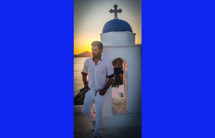 "Ο εσωτερικός μας κόσμος...αγωνιά να ξεθαφτεί και να ζήσει και αυτός τη στιγμή του!"- Συνέντευξη με τον ποιητή Αποστόλη Ζυμβραγάκη