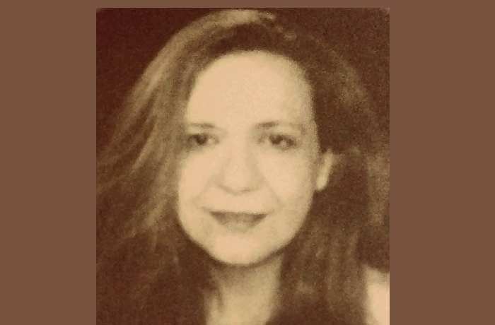 Δέκα ποιήματα της Χαρούλας Τσικριτσή