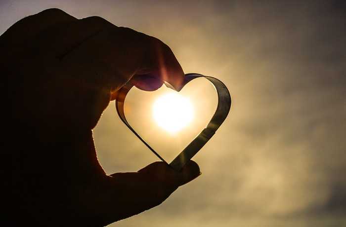 Οχτώ χαϊκού του Έρωτα-ΦΩΤΕΙΝΗ ΑΖΑΜΟΠΟΥΛΟΥ