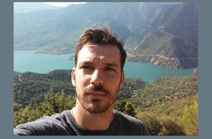 "Η πρώτη μου εμφάνιση σε μαγαζί ήταν σε ηλικία 12 χρονών...!"-Συνέντευξη με τον τραγουδιστή Γιάννη Σωτηρόπουλο