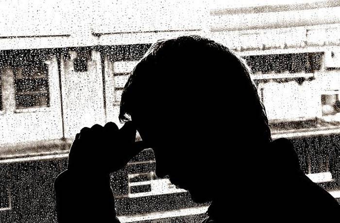Απόντες-ΒΑΓΓΕΛΗΣ ΚΟΡΟΜΗΛΗΣ (Στίχοι: Αγγελική Καραπάνου-Μουσική: Χρήστος Παπανίκος)