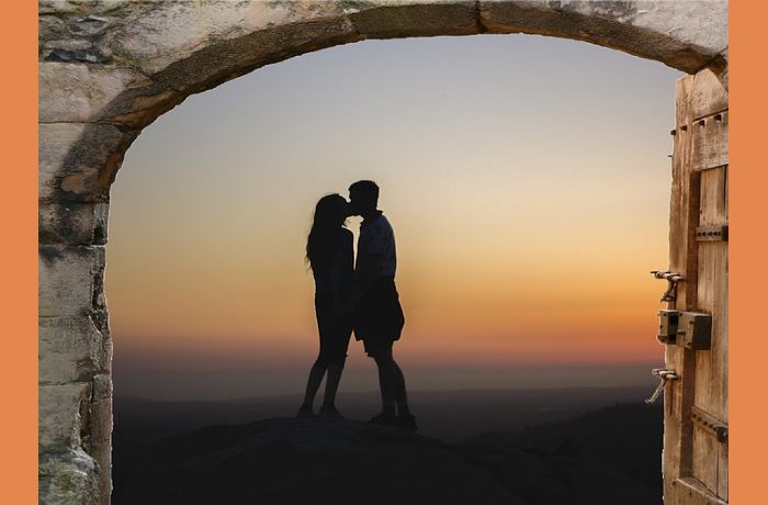 Το φιλί σου-ΔΗΜΗΤΡΗΣ ΤΣΙΝΙΚΟΠΟΥΛΟΣ