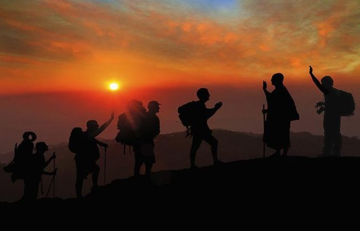 Η εκδρομή στην ποίηση (Ποιήματα)