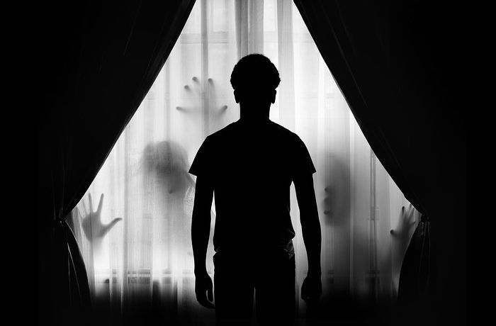 [Ο νεκρός είμαι...]-ΖΟΡΖ ΜΠΑΤΑΪΓ