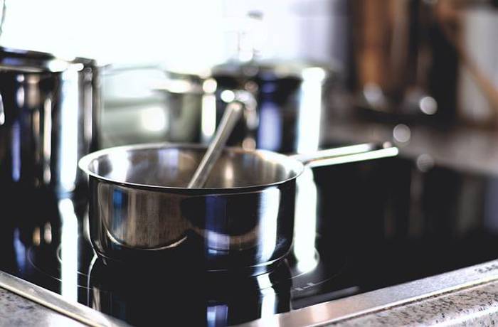 Ο μονόλογος μιας κατσαρόλας- ΘΩΜΑΗ ΤΣΙΜΕΡΙΚΑ