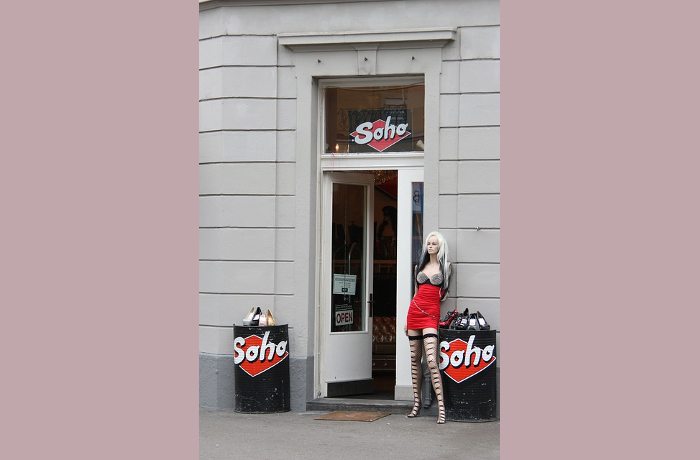 Η πόρνη - NA.KAMARAJAN