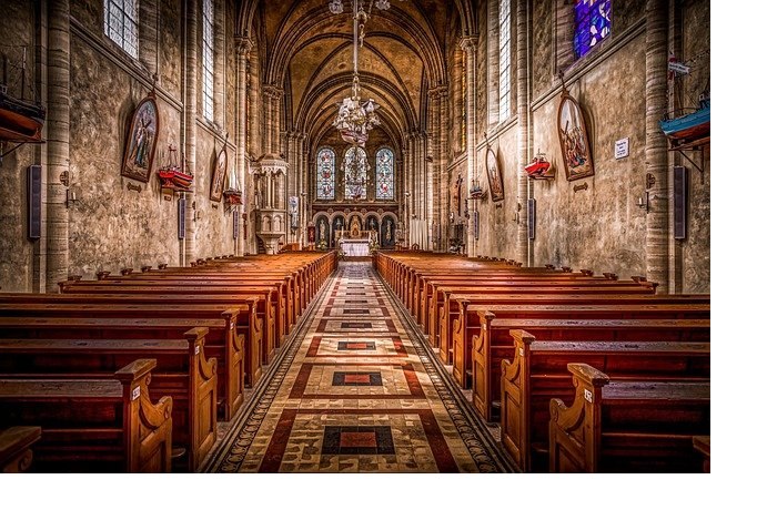 Η σκόρπια ενορία - ΤΟΥΜΑΣ ΤΡΑΝΣΤΡΕΜΕΡ