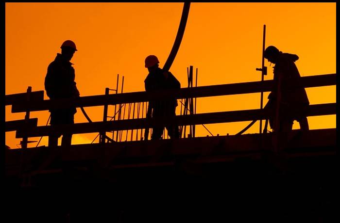 Χτίζουμε-ΝΙΚΟΣ ΔΑΒΒΕΤΑΣ