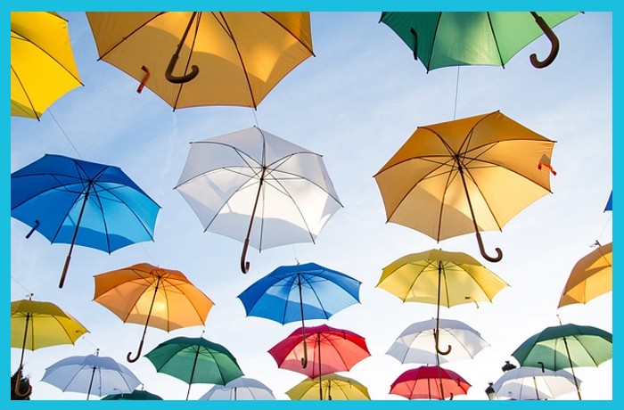 Τέσσερα ποιήματα της Τατιάνας Κοντογεωργοπούλου («Ομβρελοποιείο “Πέρα Βρέχει” »,2022)