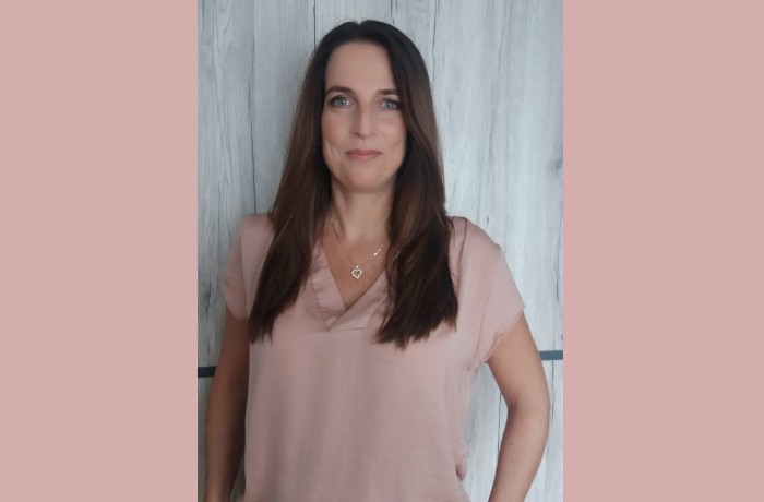 "Οι ήρωες των βιβλίων μου είναι το σκοινί που κρατά γερά δεμένα τα φτερά στην πλάτη μου!" - Συνέντευξη με τη  συγγραφέα Βικτώρια Γ.Σαμπετάι