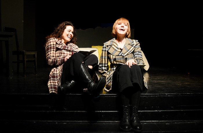 ΤΟ SUCCESS STORY MIAΣ LOSER (της Αντιγόνης Πόμμερ και της Βίλης Σωτηροπούλου) - Για 5 μόνο παραστάσεις- Στο Θέατρο Κάρολου Κουν στον Άλιμο και στο Θέατρο της Ημέρας