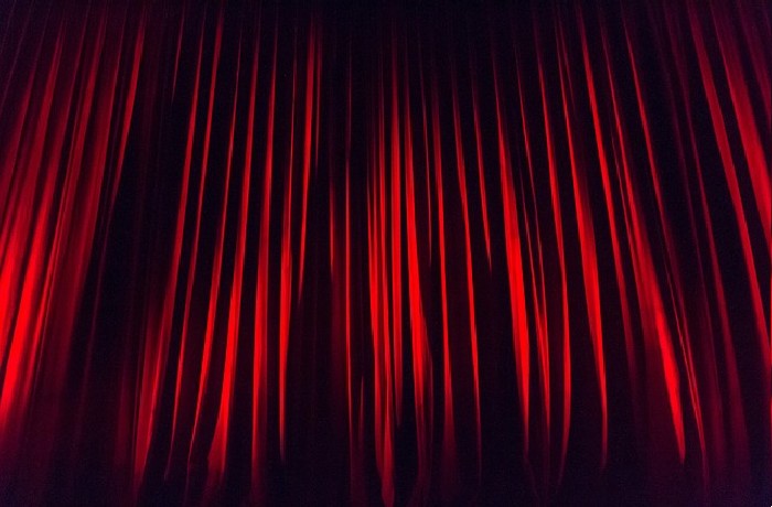 Η παράσταση-ΠΑΡΑΣΚΕΥΑΣ ΘΕΟΔΩΡΑΚΗΣ (Στίχοι: Γιώργος Δ.Μπίμης - Μουσική: Γιώργος Κοφινάς)