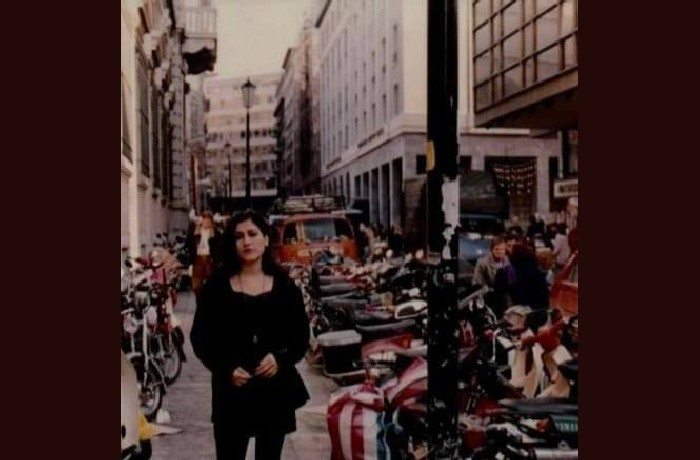 Δέκα ποιήματα της Ρωξάνης Νικολάου