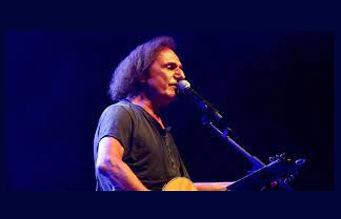 Έξι τραγούδια του δημιουργού Βασίλη Παπακωνσταντίνου