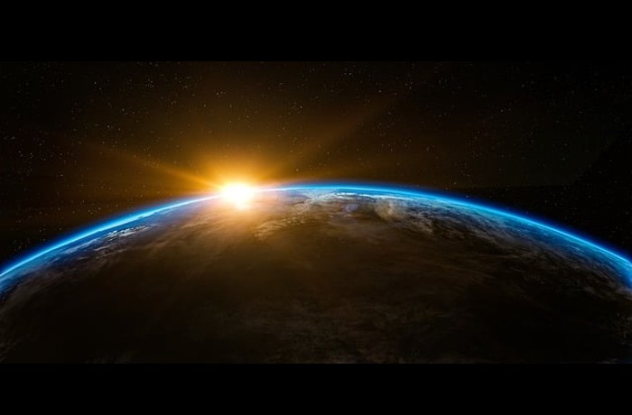 [Είσαι σαν κάποια γη...]- ΤΣΕΖΑΡΕ ΠΑΒΕΖΕ