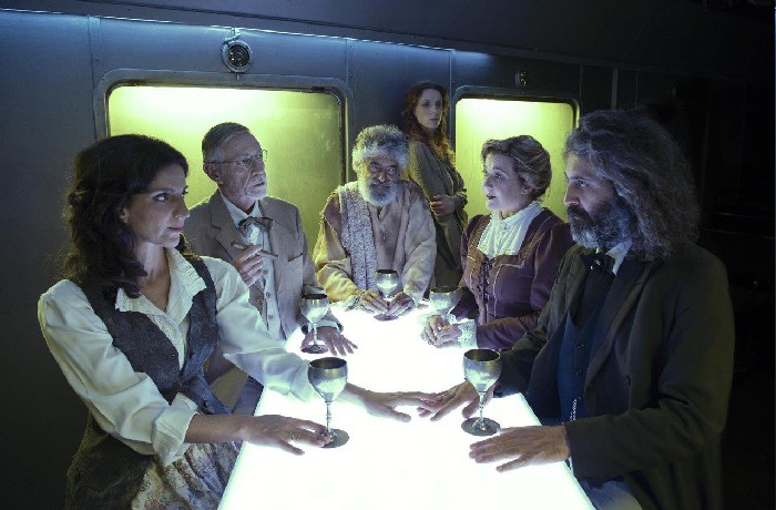 Ενθουσίασε το κοινό η θεατρική παράσταση "Κρυμμένες", σε σκηνοθεσία της Τατιάνας Λύγαρη, στην επίσημη πρεμιέρα!