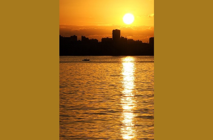 Σιωπή-ΤΖΟΥΖΕΠΕ ΟΥΝΓΚΑΡΕΤΙ