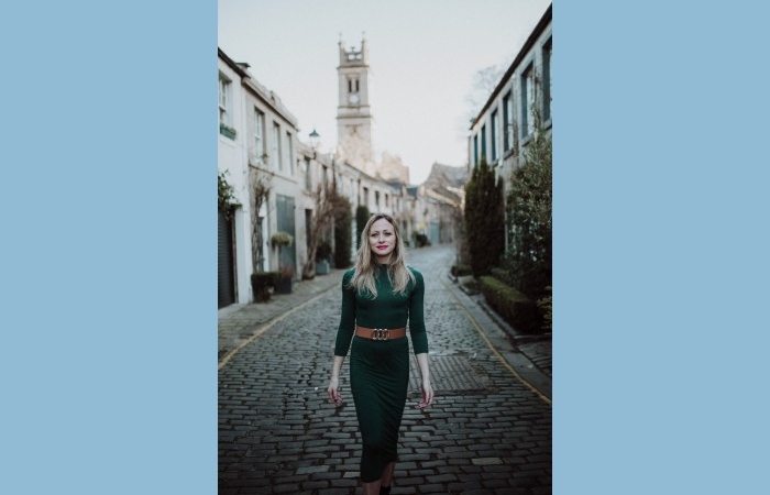 Πέντε ποιήματα της Νελιόνας Μούτσου