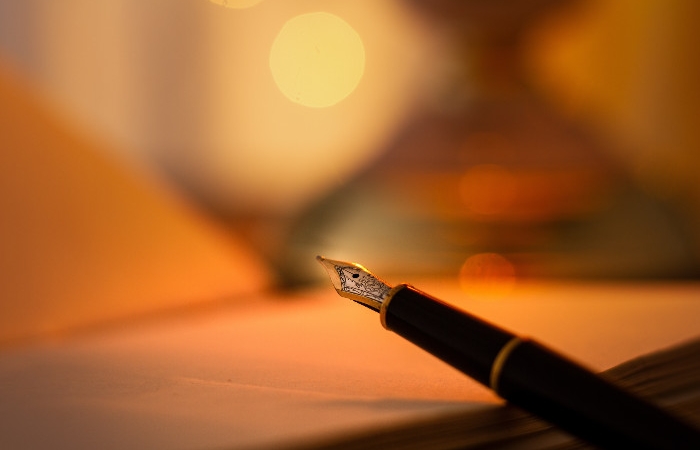 Φως ανοσο...ποιητικό-Δύο ποιήματα του Άρη Γεράρδη